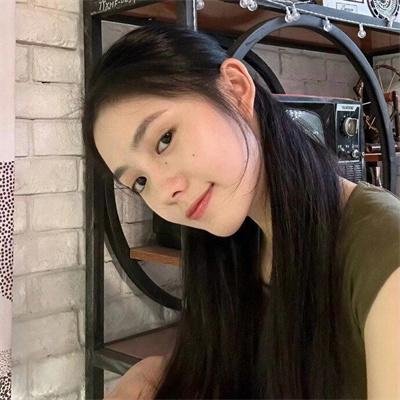 镜中的女孩